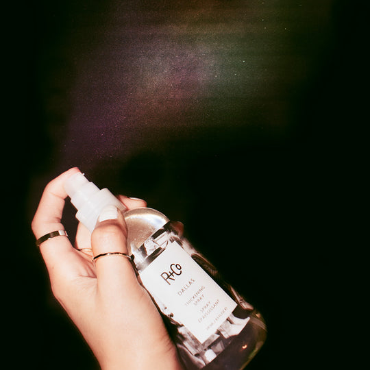 R+Co Dallas Thickening Spray 300 ml | Volum og fylde