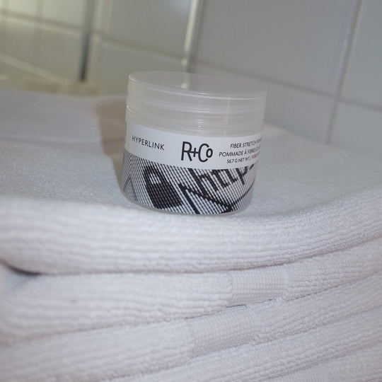 R+Co HYPERLINK Fiber Stretch Pomade 56,7 g | Pomade med tekstur